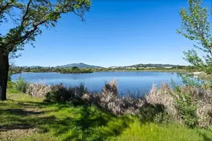 5 Corinthian Ct, Novato, CA 94947 - Photo 24