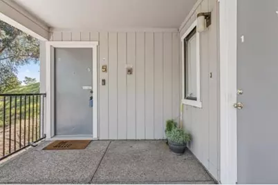 5 Corinthian Ct, Novato, CA 94947 - Photo 2