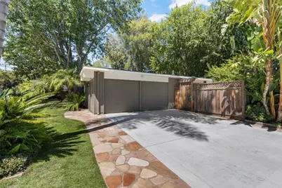897 Newell Rd, Palo Alto, CA 94303 - Photo 8