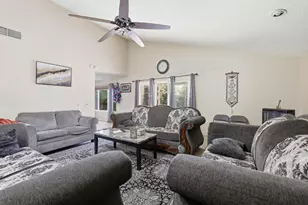 1980 Pebblewood Dr, Sacramento, CA 95833 - Photo 10