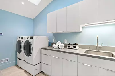 8 Hawkview St, Portola Valley, CA 94028 - Photo 18