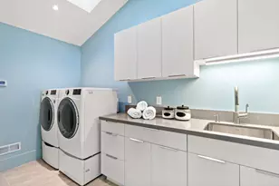 8 Hawkview St, Portola Valley, CA 94028 - Photo 18