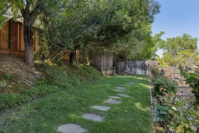 13841 Malcom Ave, Saratoga, CA 95070 - Photo 36