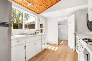 460 Rodriguez St, Santa Cruz, CA 95062 - Photo 10