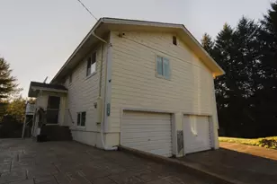 520 Redwood Rd, Whitethorn, CA 95589 - Photo 8