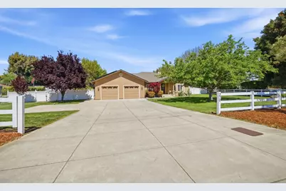 370 Union Hts, Hollister, CA 95023 - Photo 2