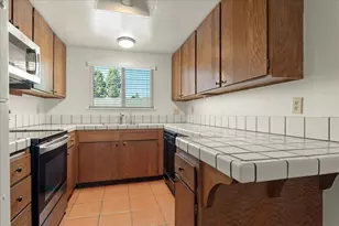 402 Winchester Dr, Watsonville, CA 95076 - Photo 4