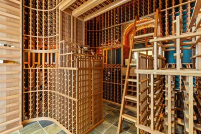 15 Boroughwood Pl, Hillsborough, CA 94010 - Photo 86