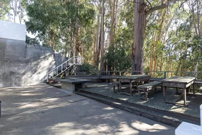 15 Boroughwood Pl, Hillsborough, CA 94010 - Photo 98