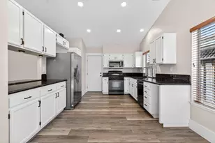 661 Del Mar Dr, Hollister, CA 95023 - Photo 12