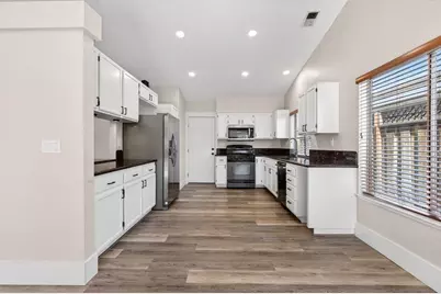 661 Del Mar Dr, Hollister, CA 95023 - Photo 12
