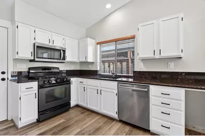 661 Del Mar Dr, Hollister, CA 95023 - Photo 14