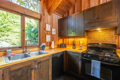 26181 Valley View Ave, Carmel, CA 93923 - Photo 12