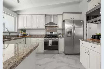 710 Lakechime Dr, Sunnyvale, CA 94089 - Photo 8