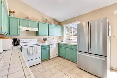 648 Pismo Way, Los Banos, CA 93635 - Photo 16