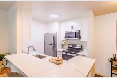 381 Half Moon Ln 209, Daly City, CA 94015 - Photo 6