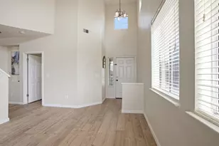 1974 Rainier Dr, Los Banos, CA 93635 - Photo 2