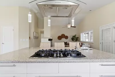 810 Capitola Dr, Hollister, CA 95023 - Photo 12