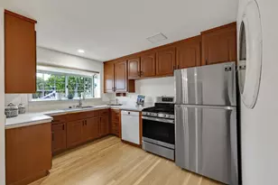 1094 Bermuda Dr, San Mateo, CA 94403 - Photo 6