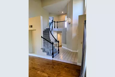 2212 Thurton Dr, Roseville, CA 95747 - Photo 2