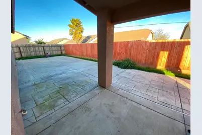 526 Castlerock Ct, Los Banos, CA 93635 - Photo 8