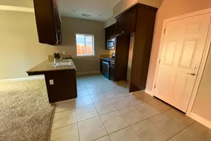 526 Castlerock Ct, Los Banos, CA 93635 - Photo 2