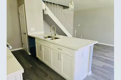 2936 Peachtree Dr 2, Stockton, CA 95203 - Photo 4