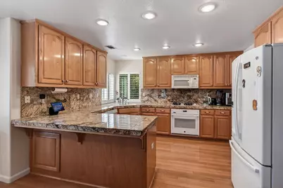 1752 Sierra Brook Ct, Manteca, CA 95337 - Photo 8