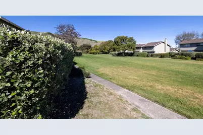 19202 Creekside Ln, Salinas, CA 93908 - Photo 50