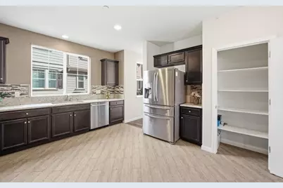 7026 N Mariposa Ln, Dublin, CA 94568 - Photo 12