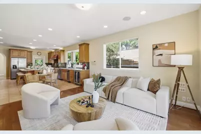 2075 Mantelli Dr, Gilroy, CA 95020 - Photo 18