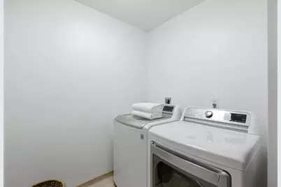 1346 Selo Dr, Sunnyvale, CA 94087 - Photo 26