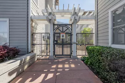 1982 W Bayshore Rd 217, East Palo Alto, CA 94303 - Photo 2