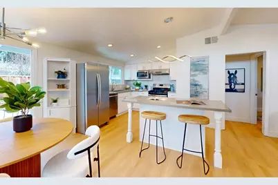 696 Lakehaven Dr, Sunnyvale, CA 94089 - Photo 2