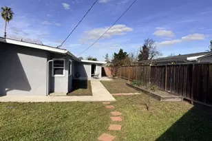 696 Lakehaven Dr, Sunnyvale, CA 94089 - Photo 22