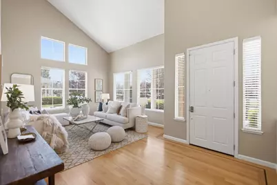 703 Lacewing Ln, Redwood City, CA 94065 - Photo 4