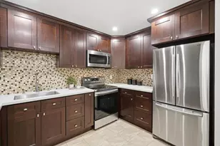 1031 Crestview Dr 305, Mountain View, CA 94040 - Photo 8