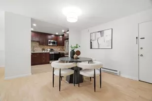 1031 Crestview Dr 305, Mountain View, CA 94040 - Photo 6