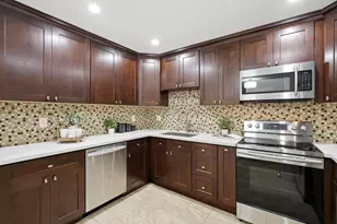 1031 Crestview Dr 305, Mountain View, CA 94040 - Photo 4