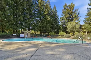 1031 Crestview Dr 305, Mountain View, CA 94040 - Photo 20
