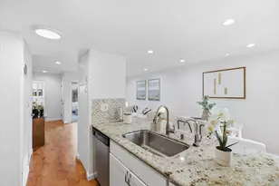 236 E Red Oak Dr B, Sunnyvale, CA 94086 - Photo 14