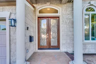 1067 Avondale St, San Jose, CA 95129 - Photo 2