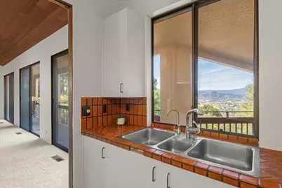 16655 Oak View Cir, Morgan Hill, CA 95037 - Photo 12