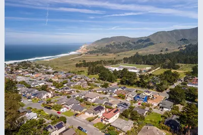 525 5th St, Montara, CA 94037 - Photo 4