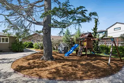 2315 Holland St, San Mateo, CA 94403 - Photo 36