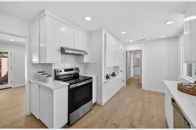 2169 Yorkshire Way, Mountain View, CA 94040 - Photo 8