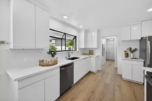 2169 Yorkshire Way, Mountain View, CA 94040 - Photo 10