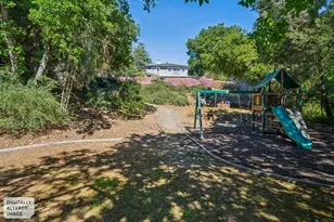 140 University Ave, Los Altos, CA 94022 - Photo 26