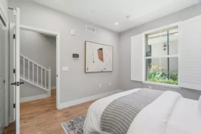 560 Saint Remi Ter 1, Sunnyvale, CA 94085 - Photo 20