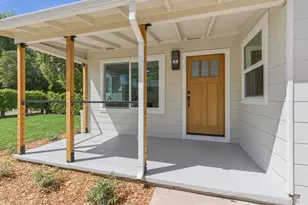 577 Green Manor Ct, Palo Alto, CA 94301 - Photo 2